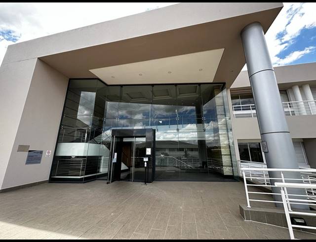 1,202.90M² OFFICE TO LET IN WOODMEAD